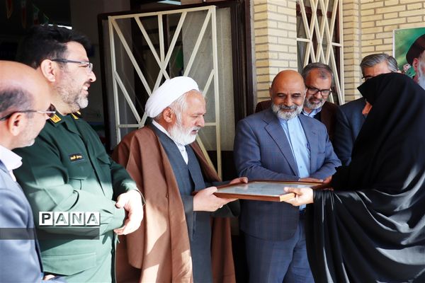 طنین زنگ انقلاب در مدارس شهرستان میبد