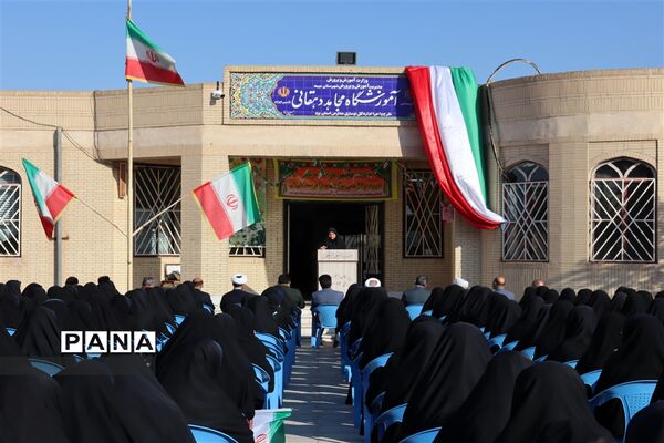 طنین زنگ انقلاب در مدارس شهرستان میبد