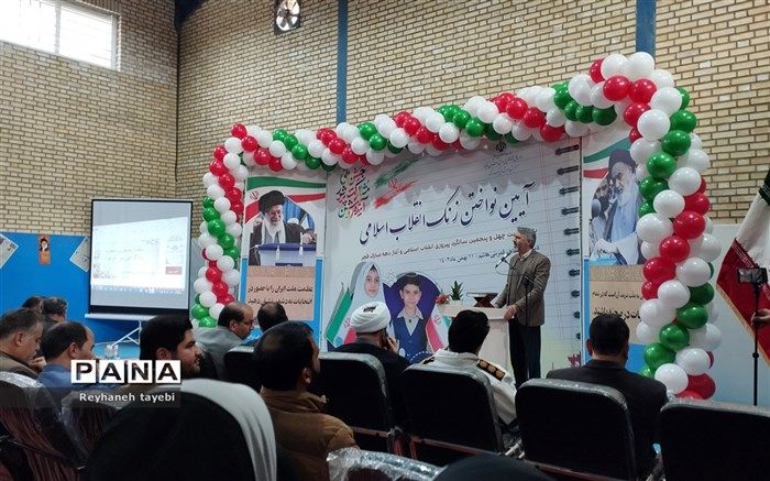 امیدوارم مدرسه بتواند ارزش‌ها و شعائر انقلاب اسلامی را به دانش‌آموزان به‌درستی منتقل کند/فیلم