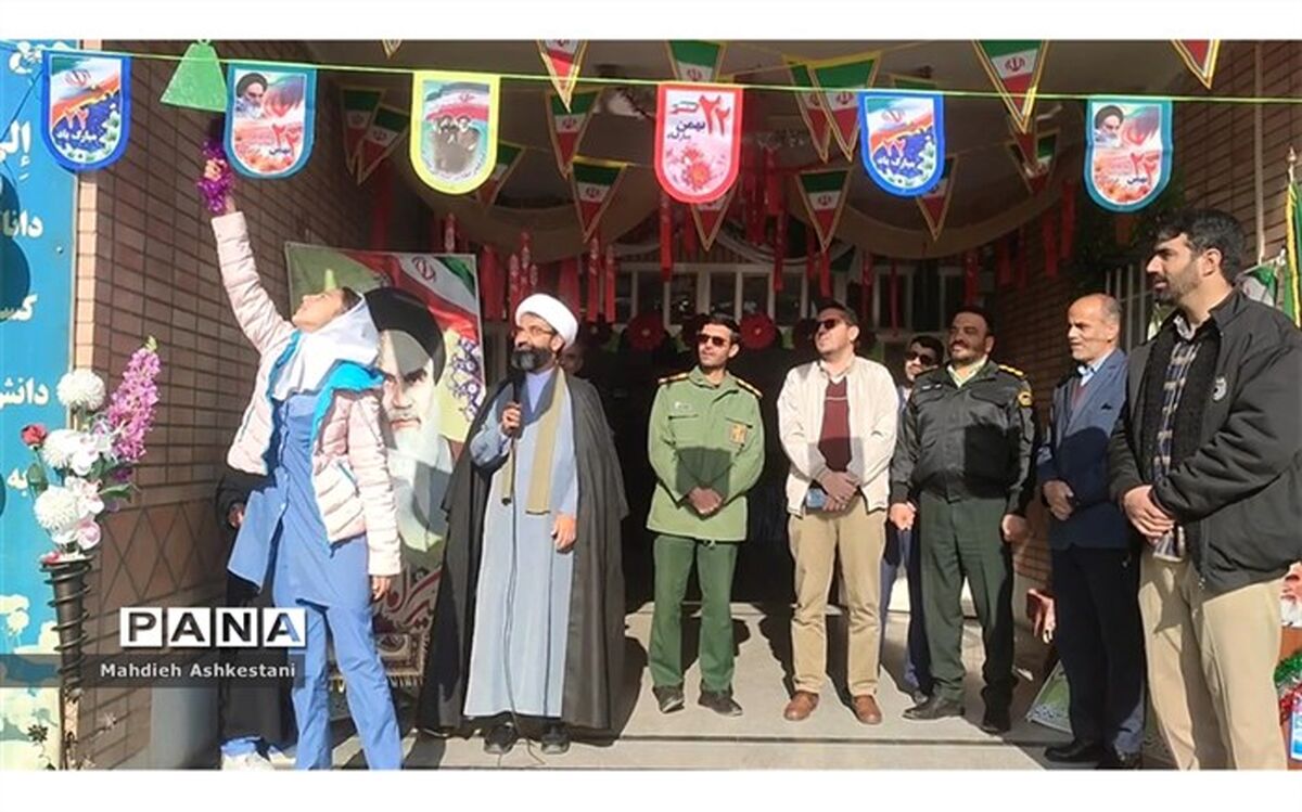 زنگ‌ انقلاب در نایین نواخته شد