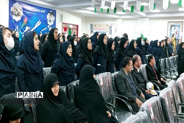 آیین گلبانگ انقلاب اسلامی در مدارس همدان