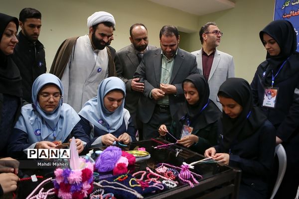 آیین نواختن گلبانگ انقلاب اسلامی با حضور وزیر آموزش و پرورش