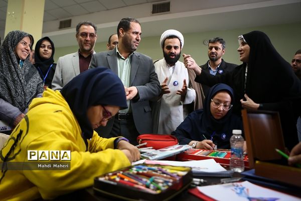 آیین نواختن گلبانگ انقلاب اسلامی با حضور وزیر آموزش و پرورش