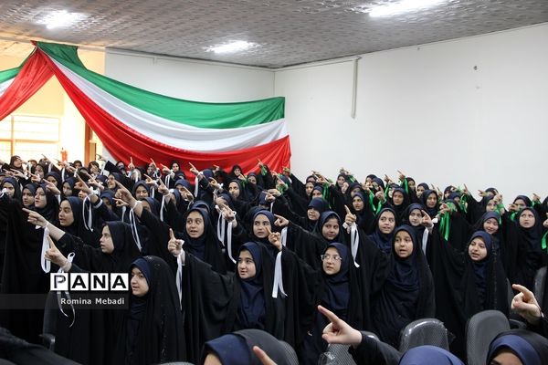 مراسم نواخته‌شدن زنگ انقلاب اسلامی و افتتاحیه نمایشگاه مدرسه انقلاب در اسلامشهر