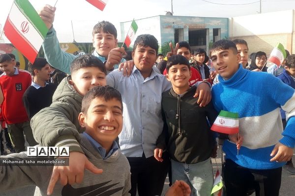 نواختن زنگ انقلاب در مدارس ناحیه 2 شهرری