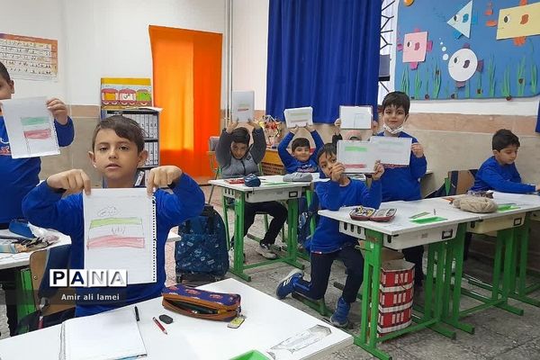 نواختن زنگ انقلاب در مدارس ناحیه 2 شهرری