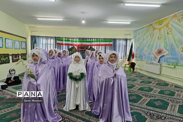 برگزاری مراسم گلبانگ انقلاب در دبستان افشار نژاد مشهد
