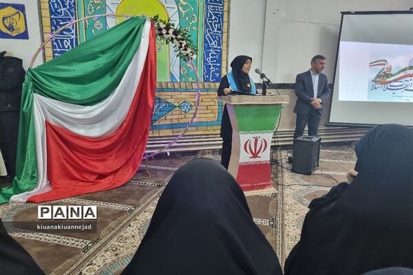 مراسم سالگرد انقلاب اسلامی و نواختن زنگ انقلاب در مدارس شهرستان فیروزکوه