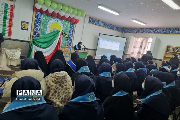 مراسم سالگرد انقلاب اسلامی و نواختن زنگ انقلاب در مدارس شهرستان فیروزکوه