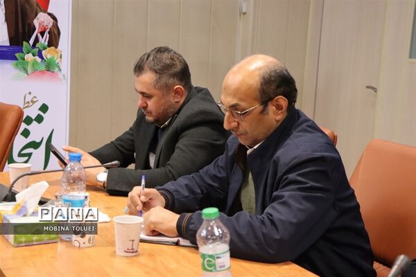 نشست صمیمی فرماندار شهرستان بهارستان با اصحاب رسانه