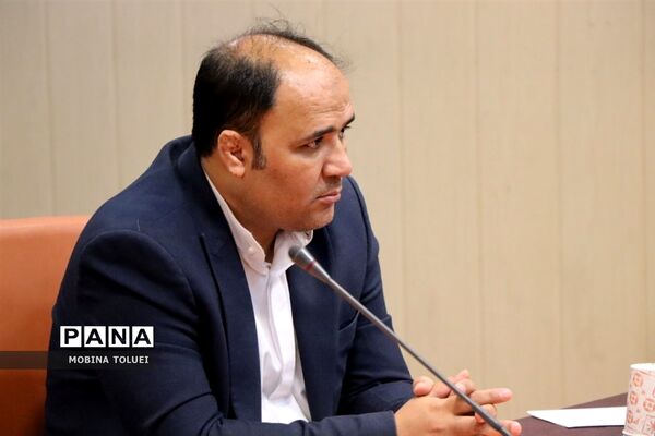 نشست صمیمی فرماندار شهرستان بهارستان با اصحاب رسانه