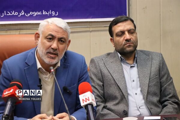 نشست صمیمی فرماندار شهرستان بهارستان با اصحاب رسانه
