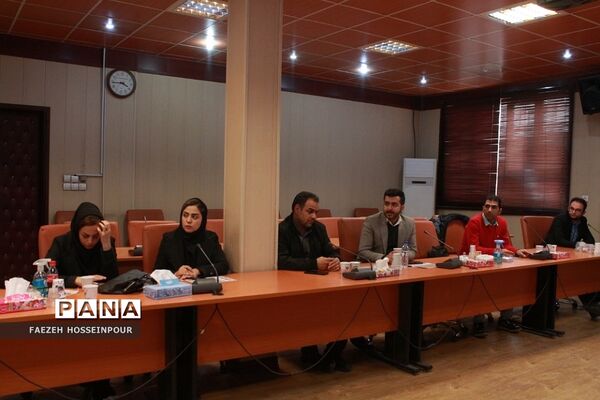 نشست صمیمی فرماندار شهرستان بهارستان با اصحاب رسانه