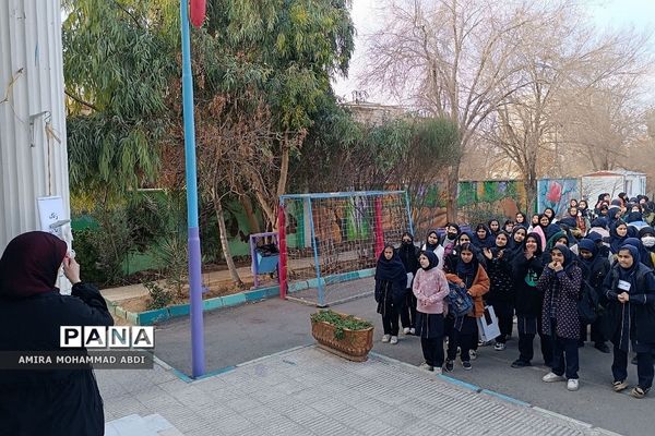 نواخته شدن زنگ انقلاب در مدارس منطقه کهریزک