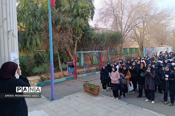 نواخته شدن زنگ انقلاب در مدارس منطقه کهریزک