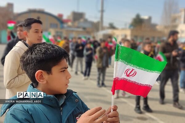 نواخته شدن زنگ انقلاب در مدارس منطقه کهریزک