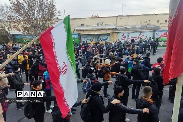نواخته شدن زنگ انقلاب در مدارس منطقه کهریزک