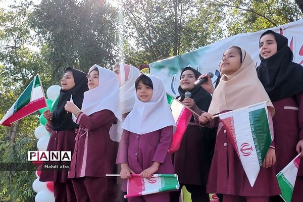 نواختن زنگ انقلاب اسلامی در مدارس شهرستان بهبهان