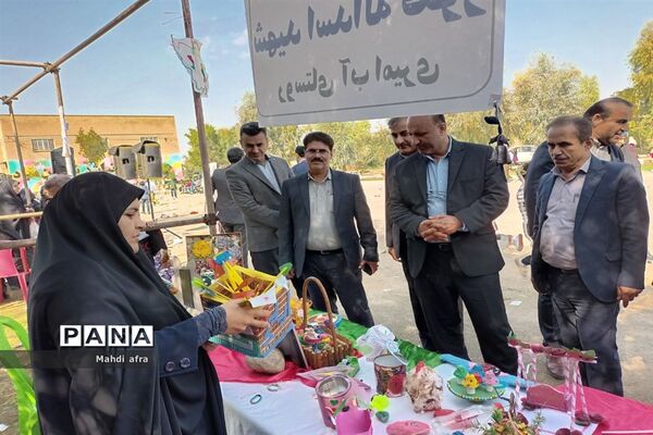 شادی پیمایی تئاتر درسی به مناسبت دهه فجر در بهبهان