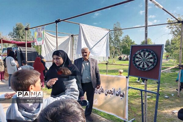 شادی پیمایی تئاتر درسی به مناسبت دهه فجر در بهبهان
