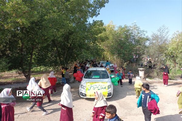 شادی پیمایی تئاتر درسی به مناسبت دهه فجر در بهبهان