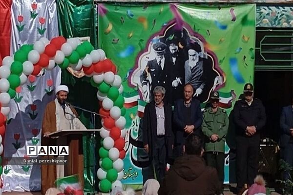 آیین نواختن زنگ انقلاب در مدارس شهرستان گلبهار