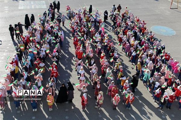 آیین نواختن زنگ انقلاب در مدارس شهرستان گلبهار
