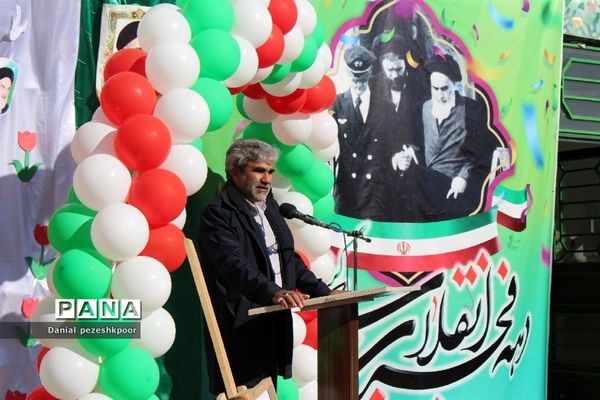 آیین نواختن زنگ انقلاب در مدارس شهرستان گلبهار