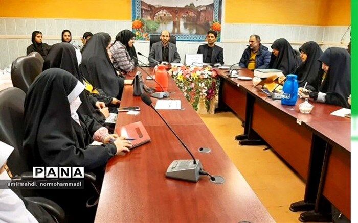 برگزاری جلسه هم‌اندیشی موکب دانش‌آموزی بچه‌های انقلاب