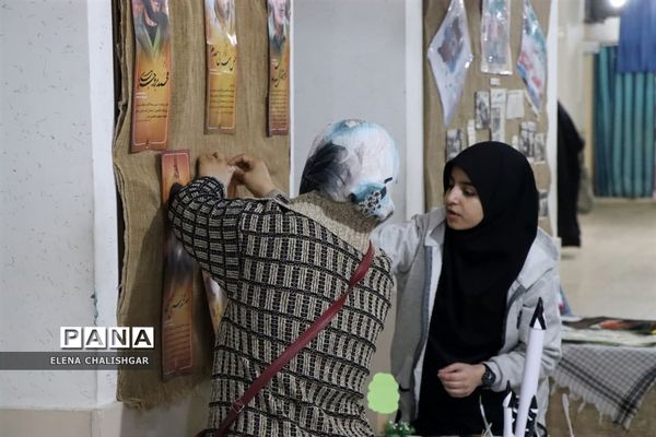 کیک 45 سالگی انقلاب در ناحیه یک بهارستان بریده شد