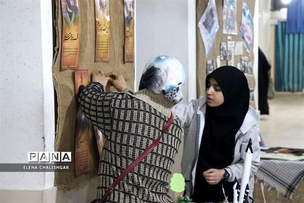 کیک 45 سالگی انقلاب در ناحیه یک بهارستان بریده شد
