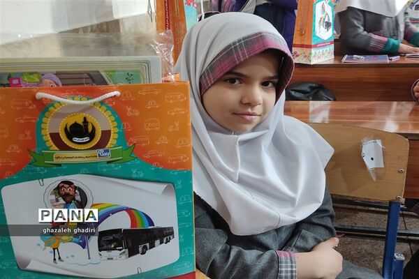 اجرای آخرین مرحله‌ طرح فرهنگ شهروندی اتوبوسرانی مشهد در دبستان شهیدان فاضل الحسینی