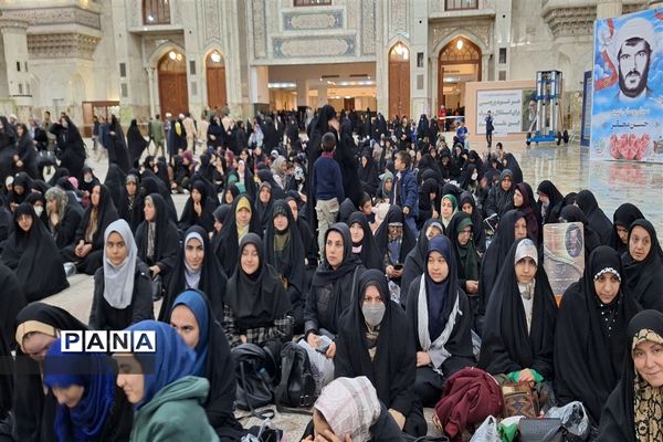 تجدید میثاق دانش آموزان و فرهنگیان منطقه ۵ با امام و آرمان‌های انقلاب