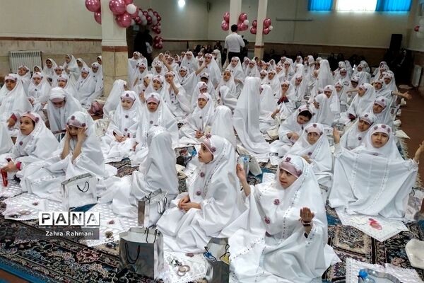 برگزاری جشن عبادت دختران دبستان ۲۲بهمن دو ناحیه یک شهرری