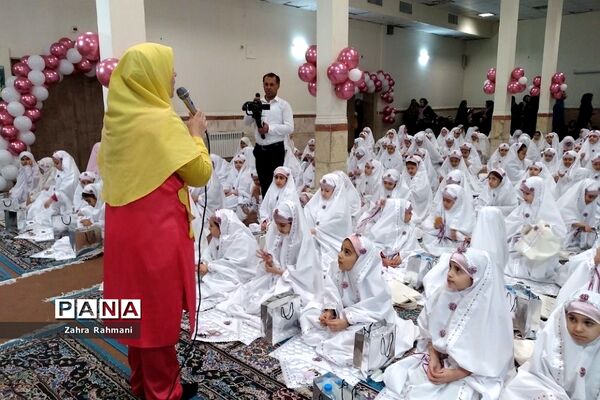 برگزاری جشن عبادت دختران دبستان ۲۲بهمن دو ناحیه یک شهرری
