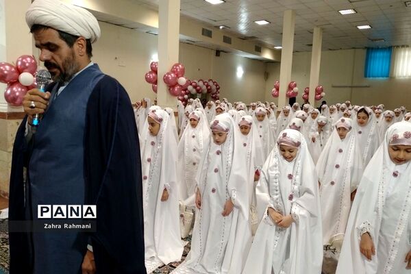 برگزاری جشن عبادت دختران دبستان ۲۲بهمن دو ناحیه یک شهرری
