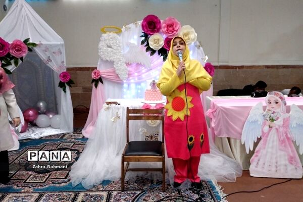 برگزاری جشن عبادت دختران دبستان ۲۲بهمن دو ناحیه یک شهرری