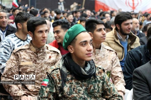 دهه هشتادی ها با انقلاب خود تجدید پیمان کردند