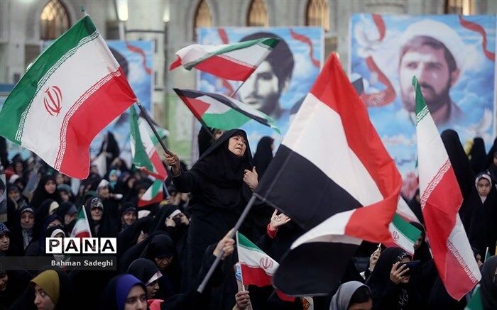 مراسم دهه مبارک فجر در حرم بنیانگذار انقلاب اسلامی برگزار شد