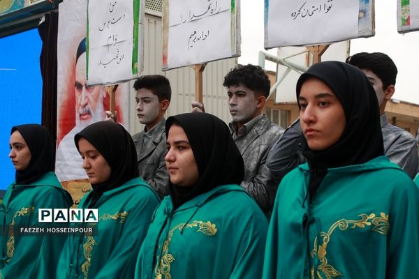 برگزاری مراسم پرشور گلبانگ انقلاب در بهارستان‌دو