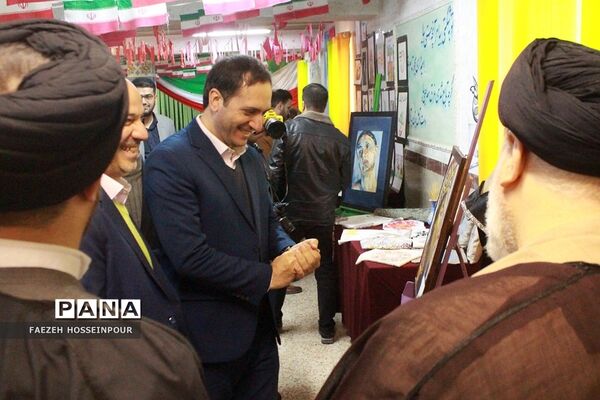 برگزاری مراسم پرشور گلبانگ انقلاب در بهارستان‌دو