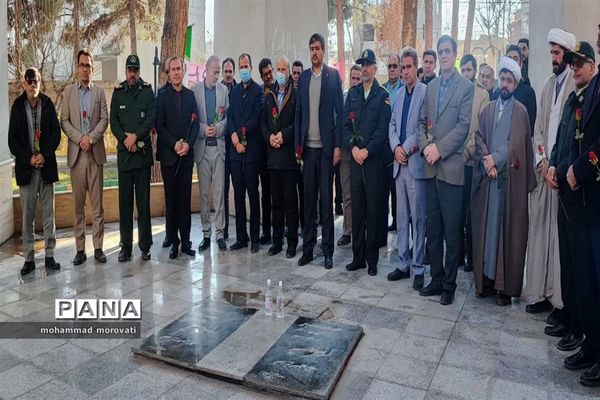 تجدید عهد مسئولان با انقلاب اسلامی