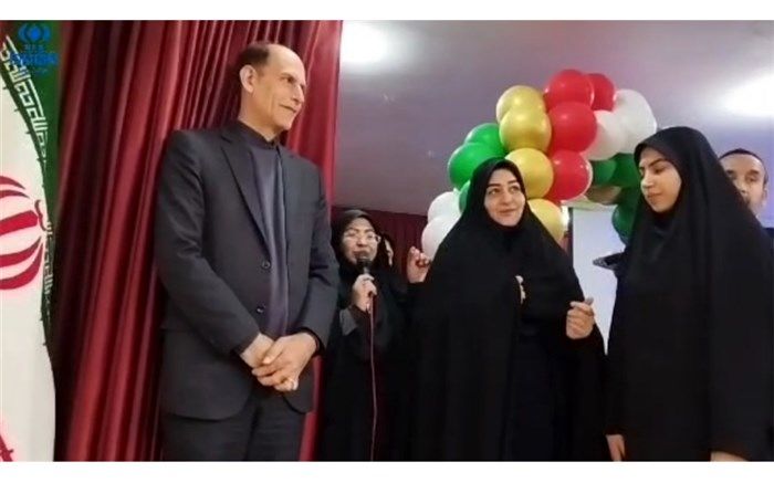 برگزاری رویداد رویش سبز همراه با نواختن زنگ انقلاب در ناحیه ۳ اصفهان/فیلم