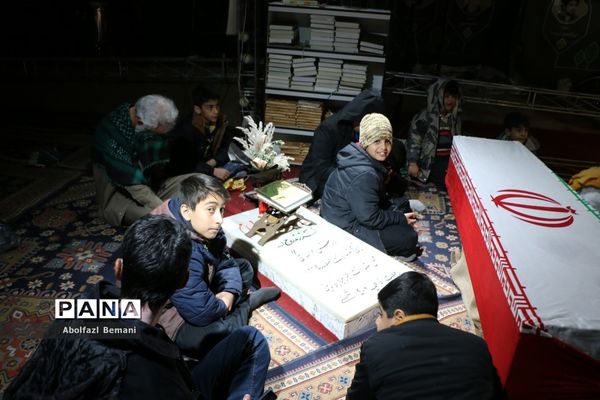 مراسمی در جوار مزار شهید گمنام بوستان شهدای آذر قم