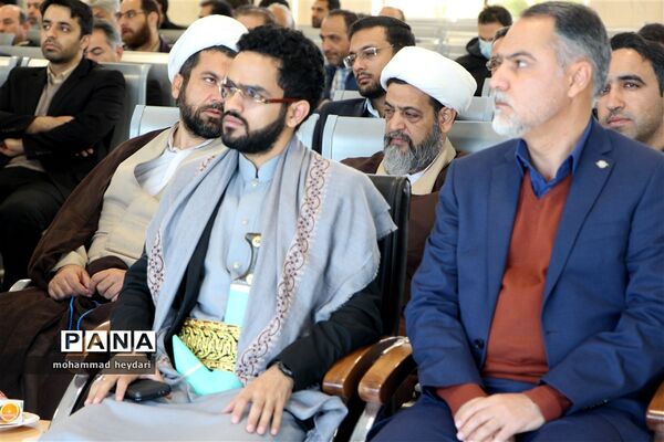 گرامیداشت بازگشت تاریخی امام خمینی(ره) به ایران در یزد