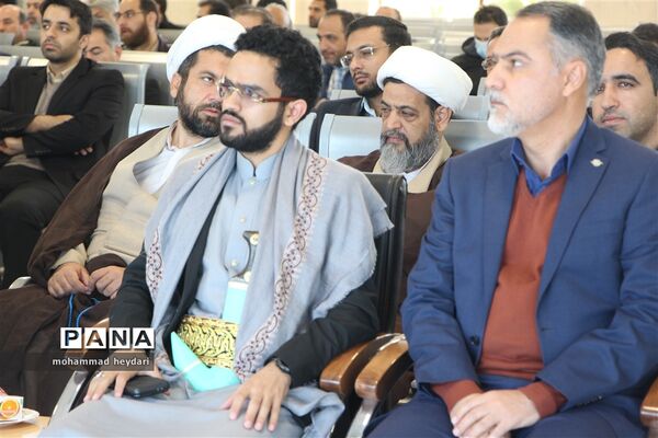 گرامیداشت بازگشت تاریخی امام خمینی(ره) به ایران در یزد