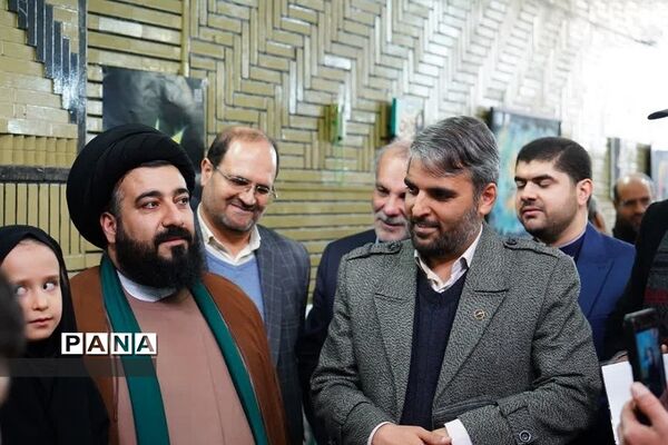 نماز جمعه رودهن با حضور مدیرکل آموزش و پرورش شهرستان‌های استان تهران