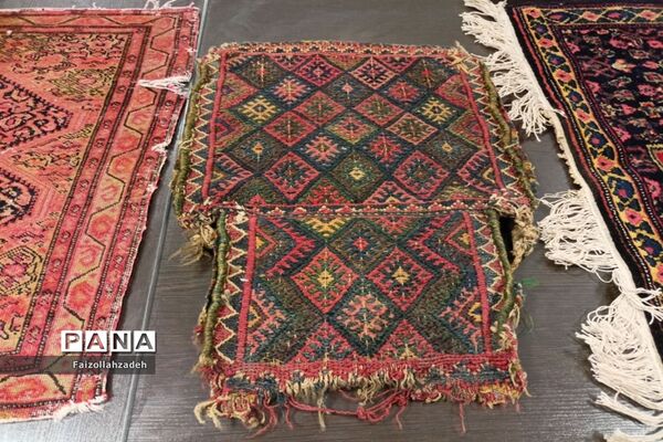جلسه دانش افزایی رفو و مرمت قالی در هنرستان سمیه منطقه ۱۳