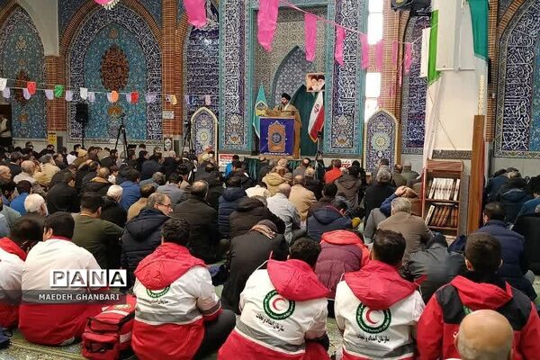 میز خدمت هلال‌احمر در تالار الغدیر شهرستان پردیس