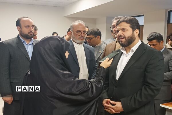 آیین بهره برداری همزمان ۹۵۰ فضای آموزشی و پرورشی در منطقه ۱۸ تهران